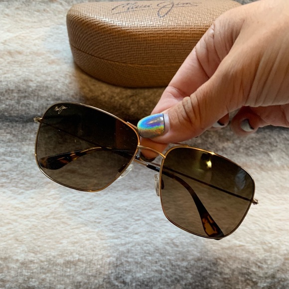 { Maui Jim } Breezeway Aviator Polarized Sunglass - Picture 4 of 8